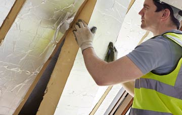 Corner loft insulation